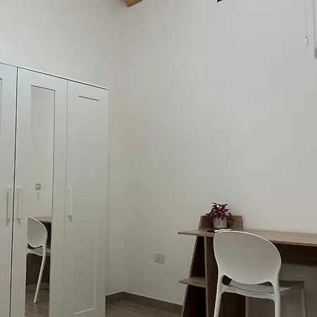 Copernico Casa Vacanze, Nel Centro Di Lecce Tatil Evi *