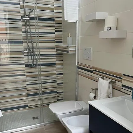 Nyaraló Copernico Casa Vacanze, Vicino Al Centro Di *